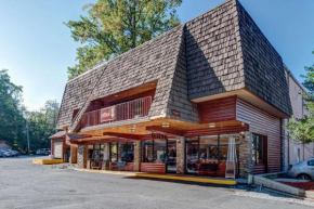  Quality Inn Creekside - Downtown Gatlinburg  Гатлинберг